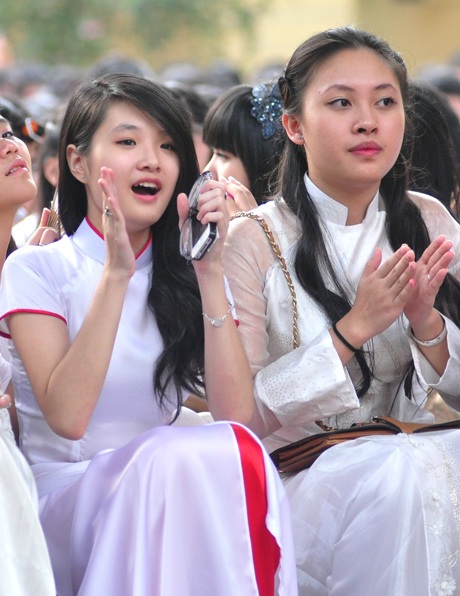 Nữ sinh THPT Việt Đức xinh tươi ngày khai giảng - 2 Vũ Phong