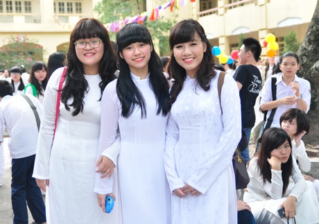 Nữ sinh THPT Việt Đức xinh tươi ngày khai giảng - 9 Vũ Phong