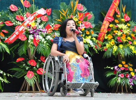 Phương Anh “got talent” được tuyên dương ngày khai trường - 2 Tiết mục trình diễn của Phương Anh