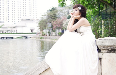 Nữ sinh tài sắc mơ màng khoe dáng bên Hồ Tây - 4 Vũ Phong