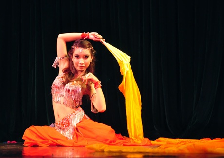 Vũ công bellydance hóa thân thành “Miêu nữ” nóng bỏng - 6 Lê Hồng Ngọc