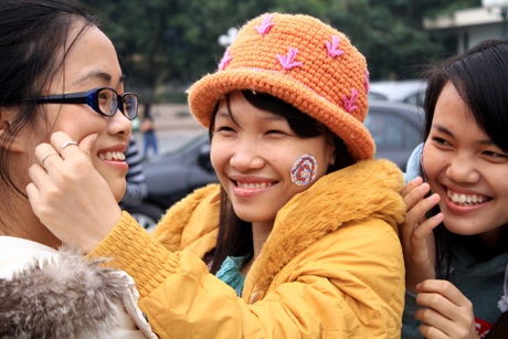 Trở thành "cặp đôi hoàn hảo" của hội "bạn trẻ cô đơn" - 4 Các cô gái nhanh chóng trở nên thân thiết với nhau