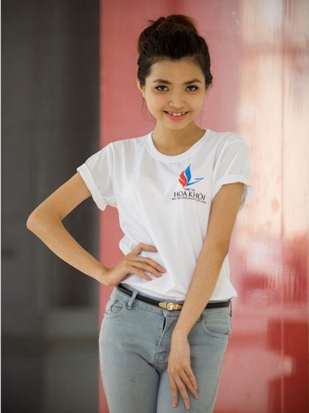 Ngắm nét yêu kiều nổi trội của nữ sinh trường Hàng không VN - 9 Phạm Nguyễn Thanh Thi (Ngành: Quản trị Kinh doanh, ngày sinh: 05/08/1993)