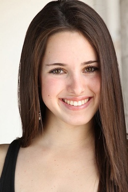 Cô gái xinh đẹp lấy bằng thạc sĩ ở tuổi 21 - 4 Sau khi tốt nghiệp, nhiều công ty lớn đã mời Star Hughes làm việc cho họ nhưng cô đã từ chố tất cả.