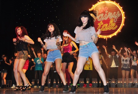 Nhóm nhảy teen VN giành giải Nhất cover Kpop quốc tế - 1 Nhóm nhảy St.319 trong chương trình gần đây nhất tại Hà Nội.