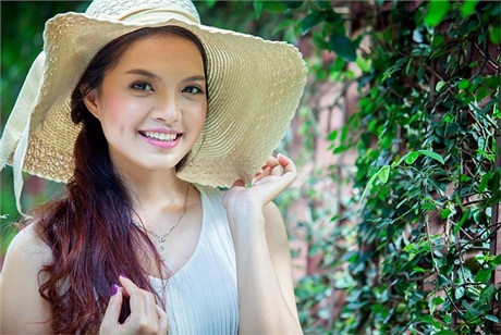 Hoa khôi SV lên án chuyện mặc “mát mẻ” tới trường - 1 Nhiều nữ sinh cho rằng ăn mặc như vậy mới là thời trang, là phong cách và cá tính...