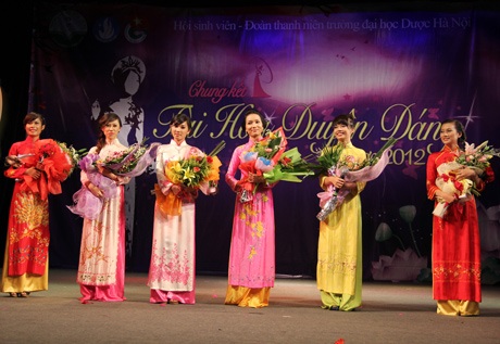 Nữ sinh Dược duyên dáng đêm tranh tài sắc - 7 Top 5 cô gái xuất sắc nhất