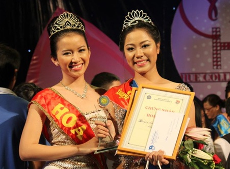 Nữ sinh ĐH Kinh tế Huế dịu dàng khoe sắc - 12 Hoa khôi Nguyễn Như Ý (phải)