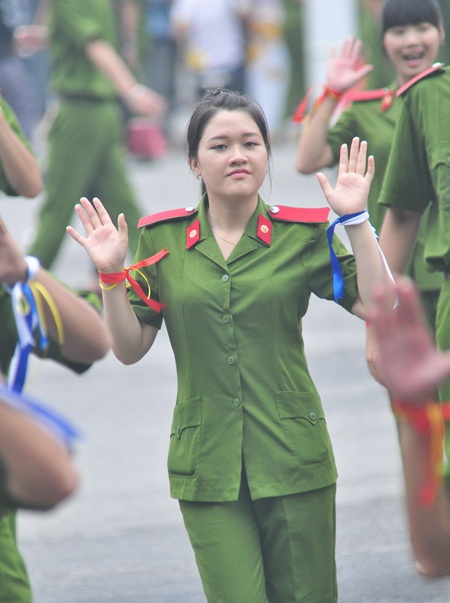 Những cô gái cũng trở nên nổi bật