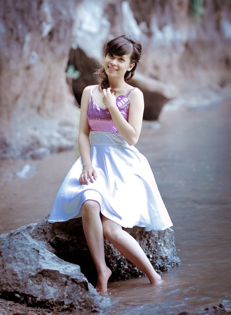 Nữ sinh Phương Đông khoe dáng ngọc trước biển - 11 Vũ Phong