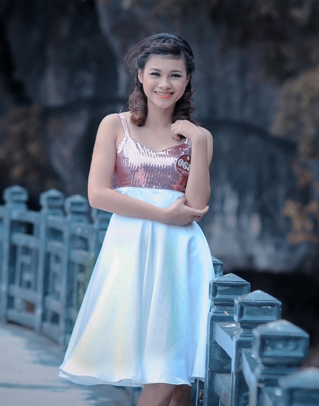 Nữ sinh Phương Đông khoe dáng ngọc trước biển - 8 Vũ Phong