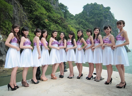 Nữ sinh Phương Đông khoe dáng ngọc trước biển - 15 Vũ Phong