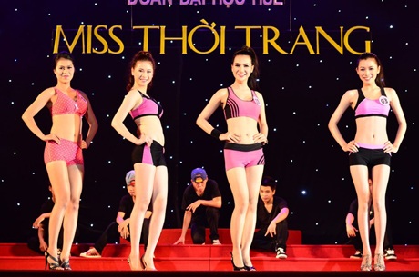 Nữ sinh ĐH Huế khoe dáng cao chân dài trong đêm thi thời trang - 6 Trang phục thể thao khoe đường cong của thiếu nữ.
