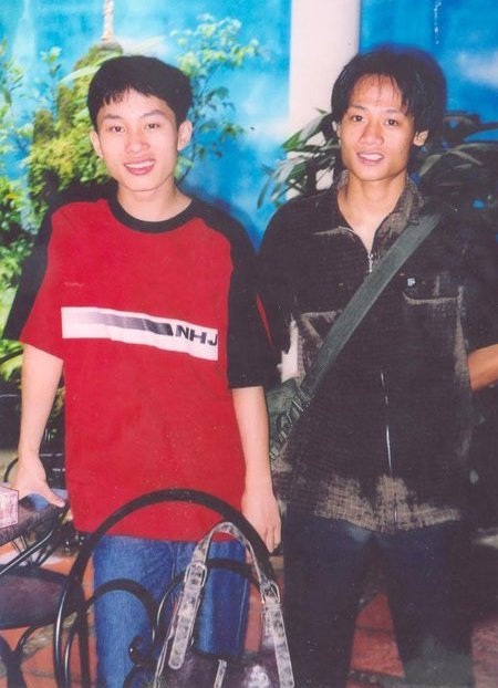 Khám phá ngôi nhà "rất quái" của Tùng Dương - 10 Tùng Dương và nhạc sĩ Nguyễn Đức Cường lúc mới lớn.