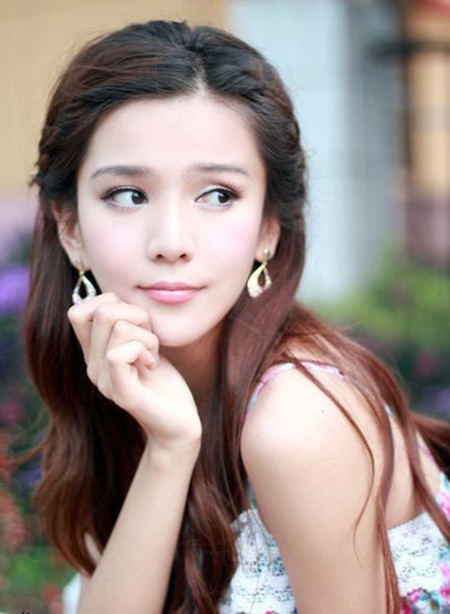 Nữ sinh nghệ thuật TQ gây sốt bởi vẻ đẹp thiên thần - 7 Anh Đức