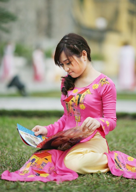 Chùm ảnh nữ sinh năm cuối đẹp rạng ngời cùng tà áo dài - 4 Nữ sinh HV Ngân hàng