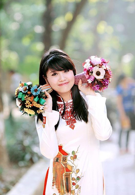 Chùm ảnh nữ sinh năm cuối đẹp rạng ngời cùng tà áo dài - 1 Nữ sinh HV Ngân hàng
