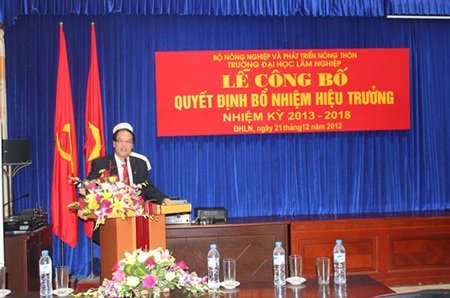ĐH Lâm nghiệp Việt Nam bổ nhiệm tân Hiệu trưởng - 2 PGS. TS Trần Văn Chứ phát biểu trên cương vị mới