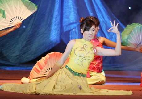 Hoa khôi ĐH Đại Nam: "Không ủng hộ sống thử" - 9 Trình diễn tài năng múa của Hoa khôi Nguyễn Mai Hương
