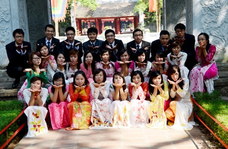 Khoảnh khắc đẹp của SV năm cuối trước ngày ra trường - 11 Nụ hôn gió của nữ sinh năm cuối