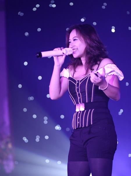 Em gái Diệp Chi gây ấn tượng với ca khúc “đình đám” của Adele - 7 Ca sỹ Khánh Linh biểu diễn