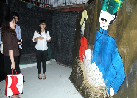9X làm triển lãm dạng "mê cung" đầu tiên ở Việt Nam - 4 Nhà sử học Dương Trung Quốc là cố vấn lịch sử cho triển lãm này