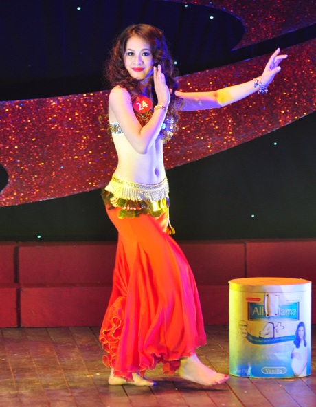 Ngắm vũ điệu nóng bỏng của các thiếu nữ Imiss - 6 Tiết mục bellydance của Nguyễn Thu Hà (ĐH Công đoàn)