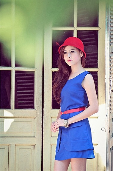 Nga Tây sở hữu gương mặt xinh đẹp và rất biểu cảm.