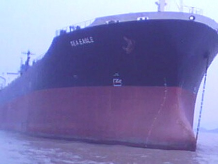 Thuỷ thủ tàu SEA EAGLE kêu cứu - 1 Tàu SEA EAGLE đang neo tại TQ
