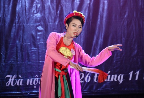 Nữ sinh Luật nhảy điệu Michael Jackson "siêu" dẻo - 4 Tiết mục kịch Thị Mầu lên chùa của Vũ Phương Dung