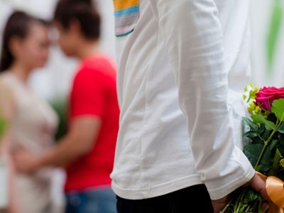 Đau đầu trò chơi “tay ba” trong tình yêu