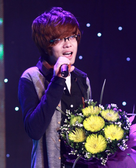 Bùi Anh Tuấn “The Voice” đốt cháy sân khấu Imiss - 5 Minh Vi