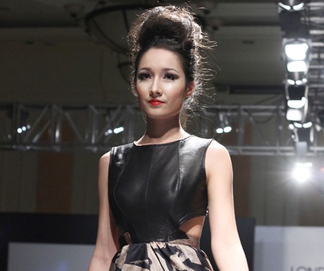 Anna Trương làm vedette khoe lưng trần gợi cảm - 6 Khuôn mặt bầu bĩnh, đáng yêu là lợi thế của Anna