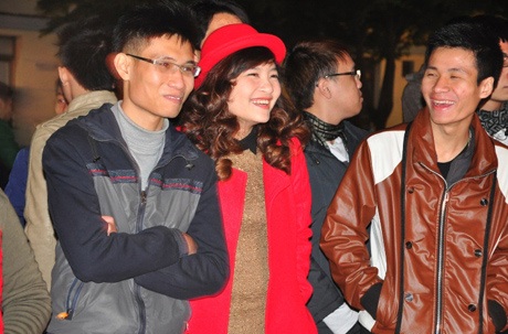 Sinh viên trổ tài nhảy Michael Jackson điệu nghệ - 5 Các bạn trẻ tươi tắn dự tiệc Giáng sinh