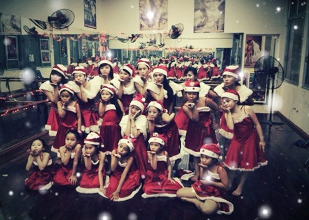 Vũ điệu bellydance nóng bỏng trong đêm Noel lạnh giá - 11 Để cùng tạo nên đêm Noel thú vị