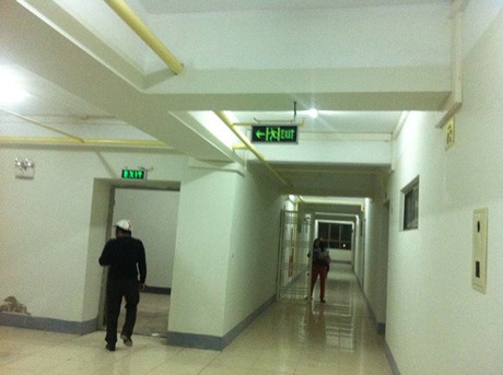Hà Nội: Cháy chung cư 31 tầng, hàng trăm người dân hoảng loạn - 7 Hiện trường ám khói đen sau vụ cháy