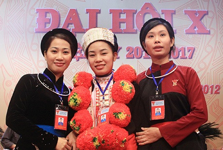 Những nữ thủ lĩnh Đoàn khoe sắc trong trang phục dân tộc - 13 Ba nữ đại biểu xinh đẹp tỉnh Yên Bái