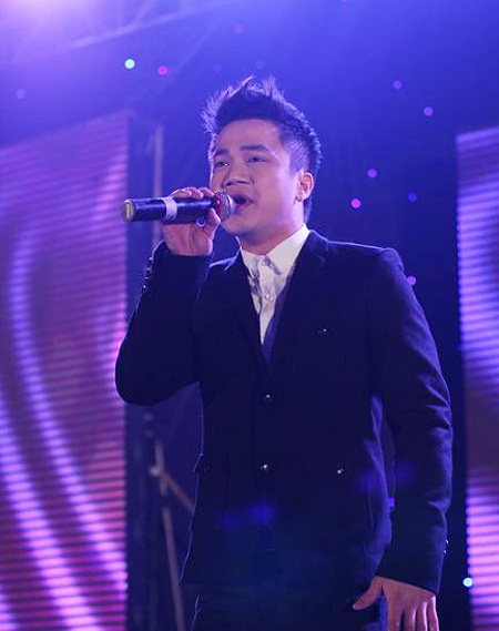 "The Voice" Hồng Dương “đốt cháy” mình cùng sinh viên trường Báo - 1 Ca sỹ từng gây ấn tượng tại show truyền hình The Voice, Hồng Dương