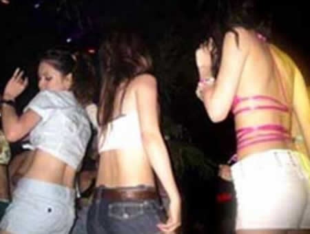 Ăn chơi tuổi teen: Từ nhà hàng đến sàn nhảy - 1 Tuổi teen “cháy hết mình” trong vũ trường. (Ảnh minh họa)