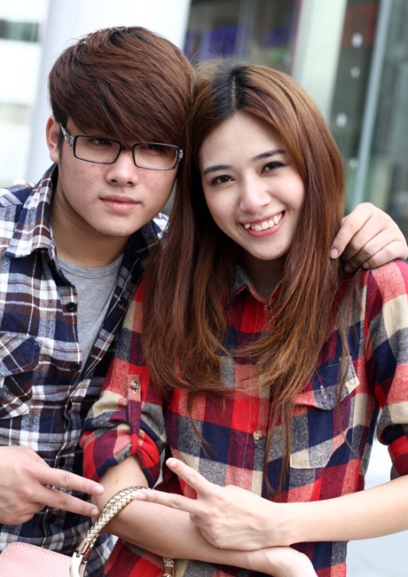 Hà Lade, Hà Min xinh xắn rủ nhau đi hội chợ teen - 8 Hà Min luôn tươi cười khi ở bên Tùng Tống