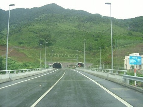 Những “bí mật” chưa từng kể trong hầm đường bộ Hải Vân - 4 Toàn cảnh hầm đường bộ Hải Vân phía Nam thuộc địa phận TP. Đà