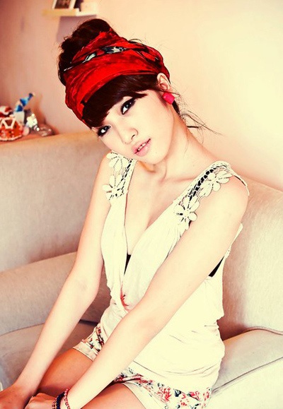 Những thiếu nữ đa tài, đình đám nhất năm 2012 - 3 Emily - Nguyễn Hương Ly