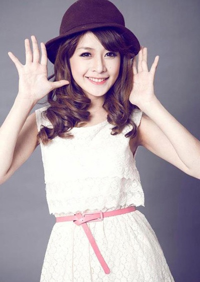 Những thiếu nữ đa tài, đình đám nhất năm 2012 - 2 Chi Pu - Nguyễn Thuỳ Chi