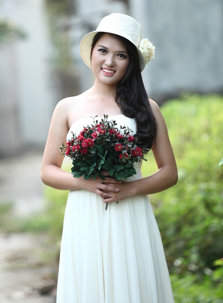 Ngắm nữ sinh Sư phạm rạng ngời khoe sắc - 4 Vũ Phương Thoa - SBD 18