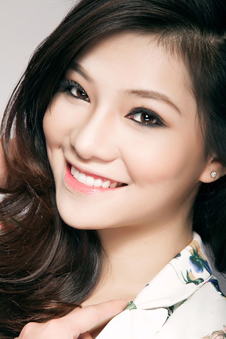 Trang điểm nhan sắc “hotgirl”, 9X kiếm vài chục triệu mỗi tháng - 10 Linh Sunny