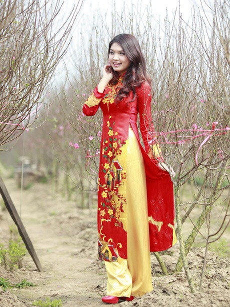 Hoa khôi Imiss Thùy Dương đọ sắc bên cánh đào Xuân - 5 Hoàng Dung