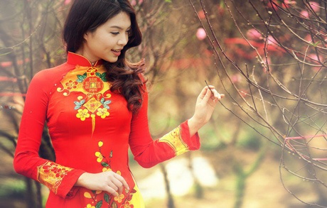 Hoa khôi Imiss Thùy Dương đọ sắc bên cánh đào Xuân - 6 Hoàng Dung