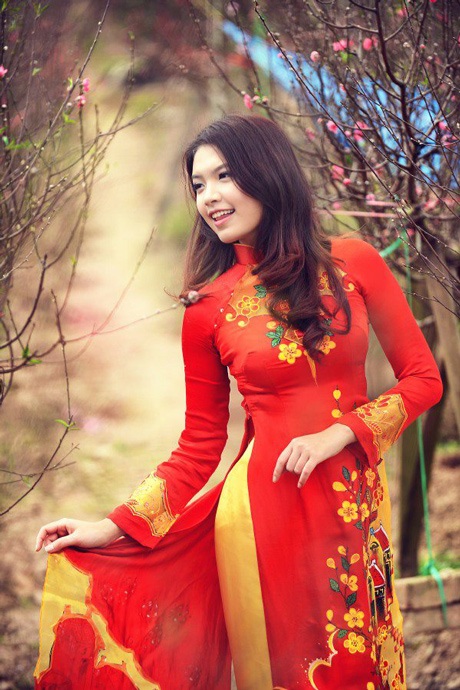 Hoa khôi Imiss Thùy Dương đọ sắc bên cánh đào Xuân - 8 Hoàng Dung