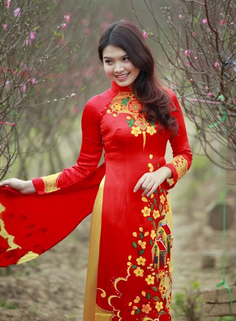 Hoa khôi Imiss Thùy Dương đọ sắc bên cánh đào Xuân - 9 Hoàng Dung