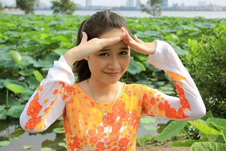 Gặp nữ MC xinh đẹp, học giỏi Học viện Ngoại giao - 5 Hoàng Dung